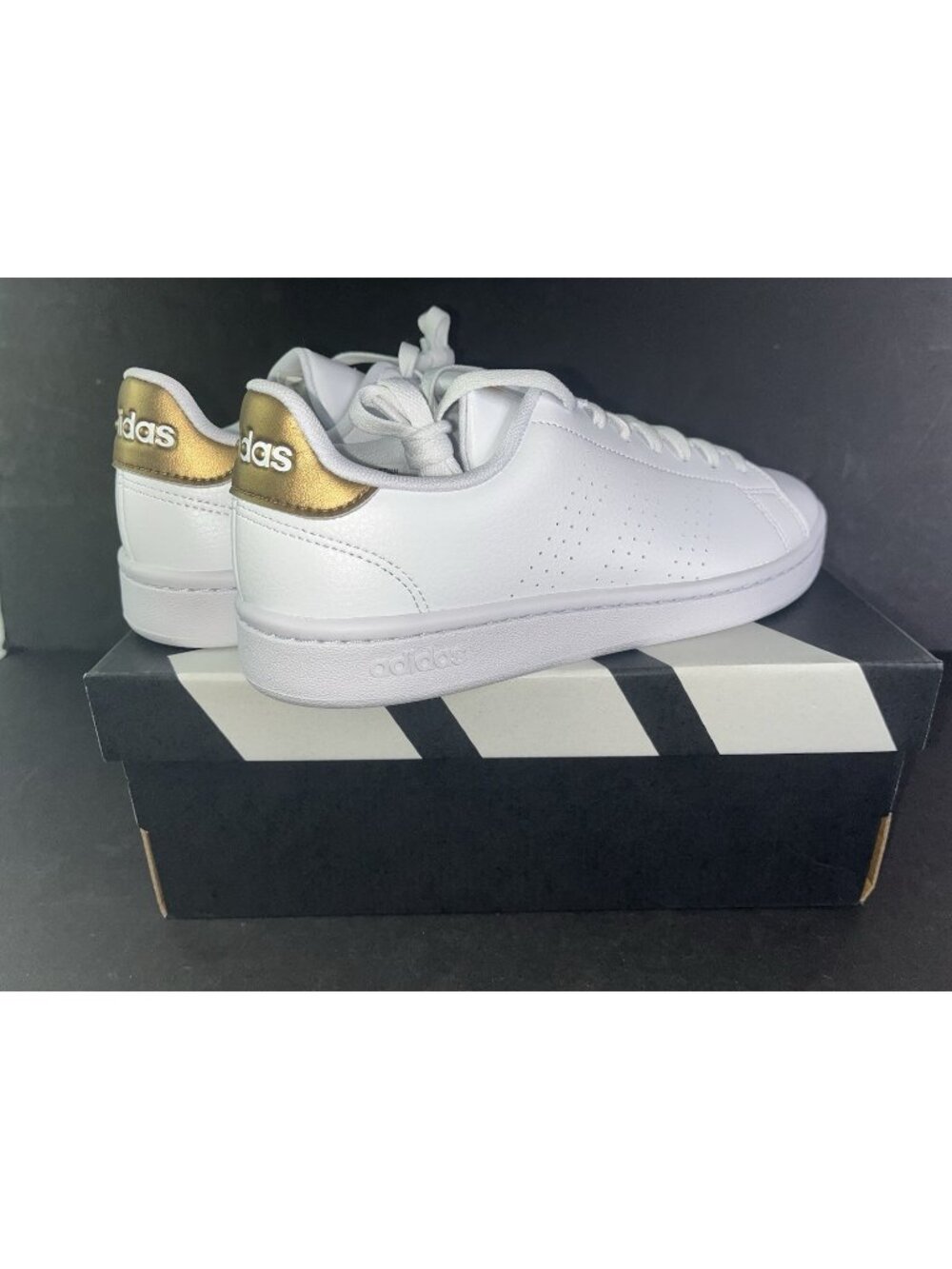 Adidas Sneakers Womens 8.5 White Advantage GW4845 Copper Gold Metallic Low Top